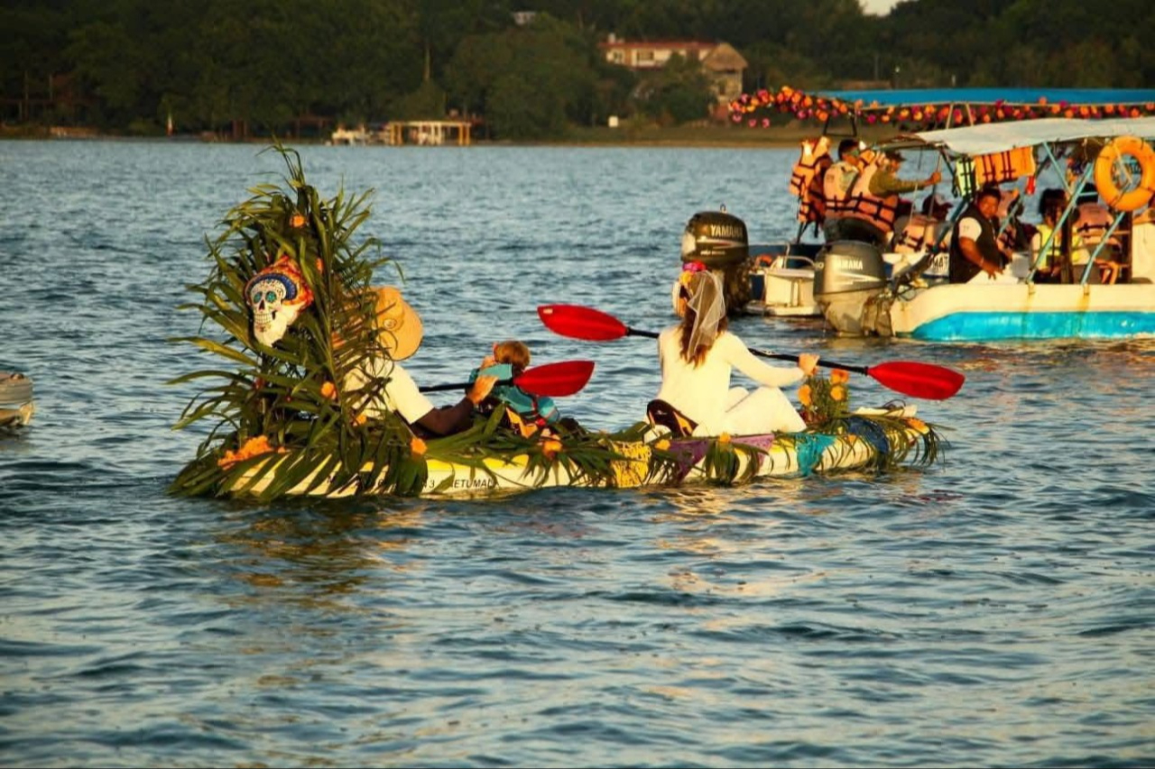 La participación superó las expectativas alrededor de 50 lanchas y pontones se sumaron al recorrido