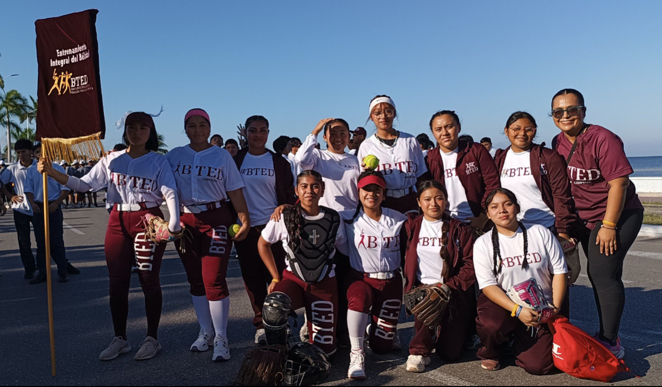 Campeche conmemora el 115 aniversario de la Revolución Mexicana con desfile cívico y deportivo
