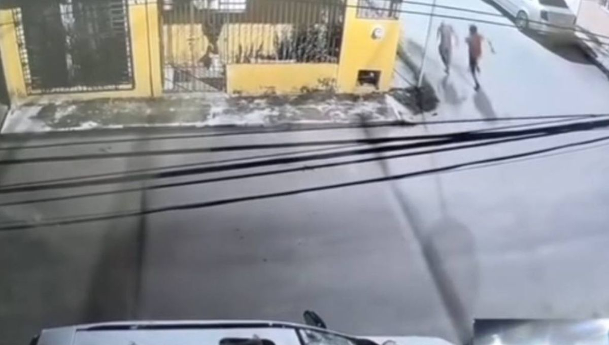 Cámara de vigilancia revela a adolescente molestando a un adulto mayor, sería el mismo menor que fue amenazado por un sujeto tras molestar a su padre