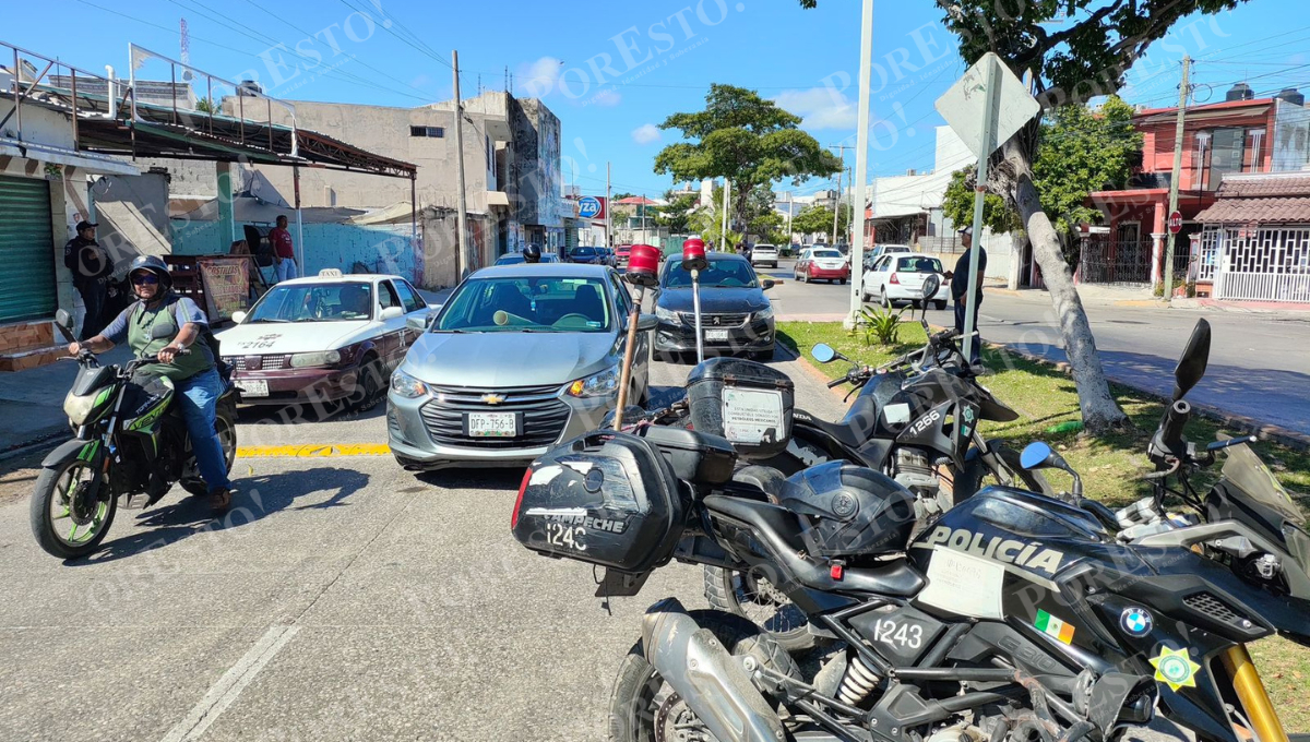 Tráfico detenido por percance vial sin heridos en Campeche