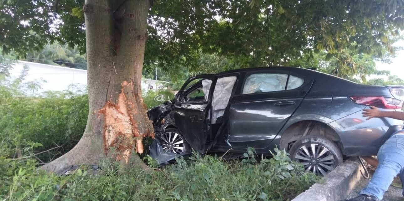 El accidente ocurrió alrededor de las 6:30 a. m. en la carretera Puerto Morelos–Playa del Carmen.