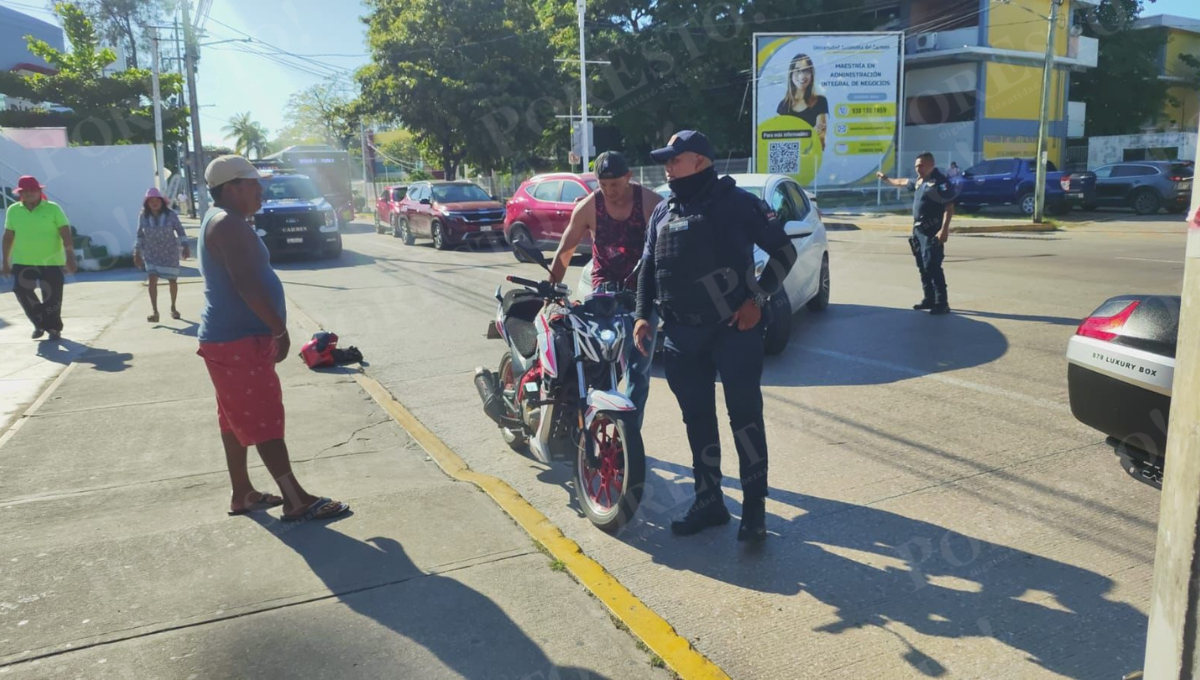 El motociclista solo tuvo golpes contusos menores y no requirió atención médica.