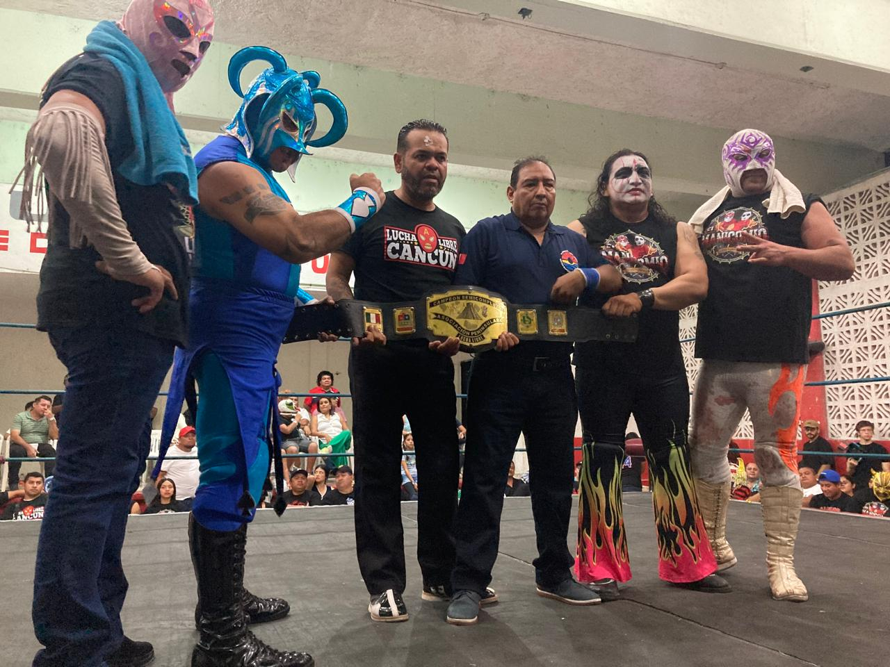 Función de lucha libre en Cancún termina en molestia: Wagner Jr. y Karis La Momia quedan a deber