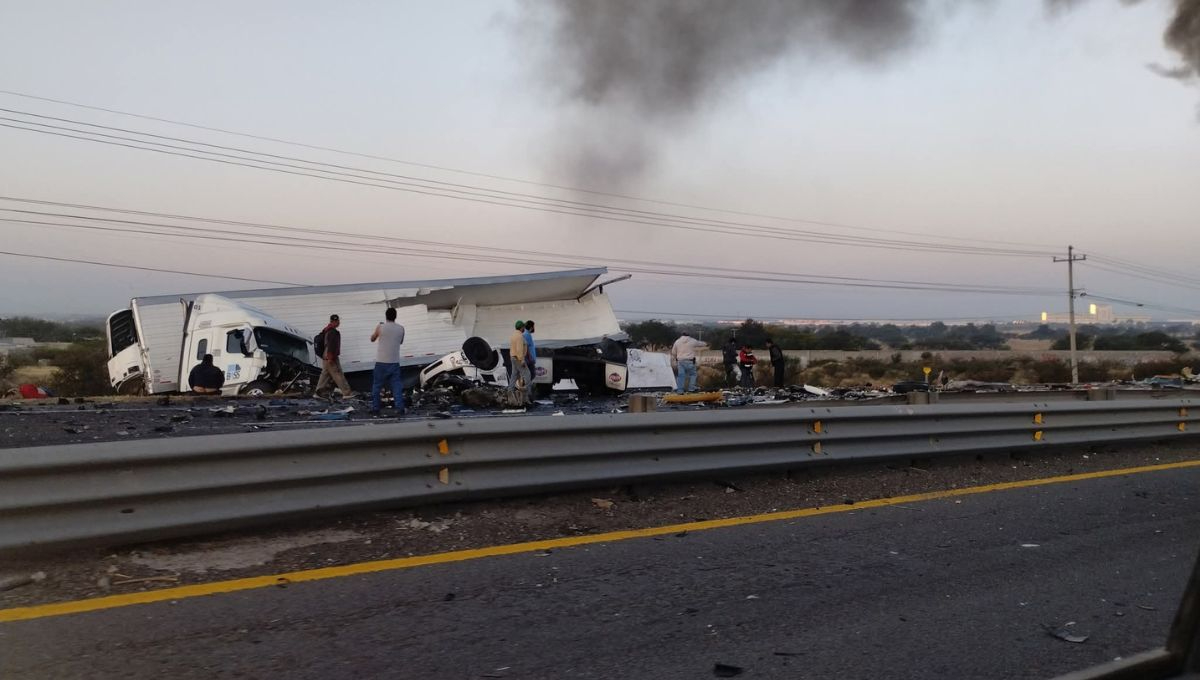 La Guardia Nacional Carreteras informó que la circulación permanece totalmente cerrada en el tramo Irapuato-León