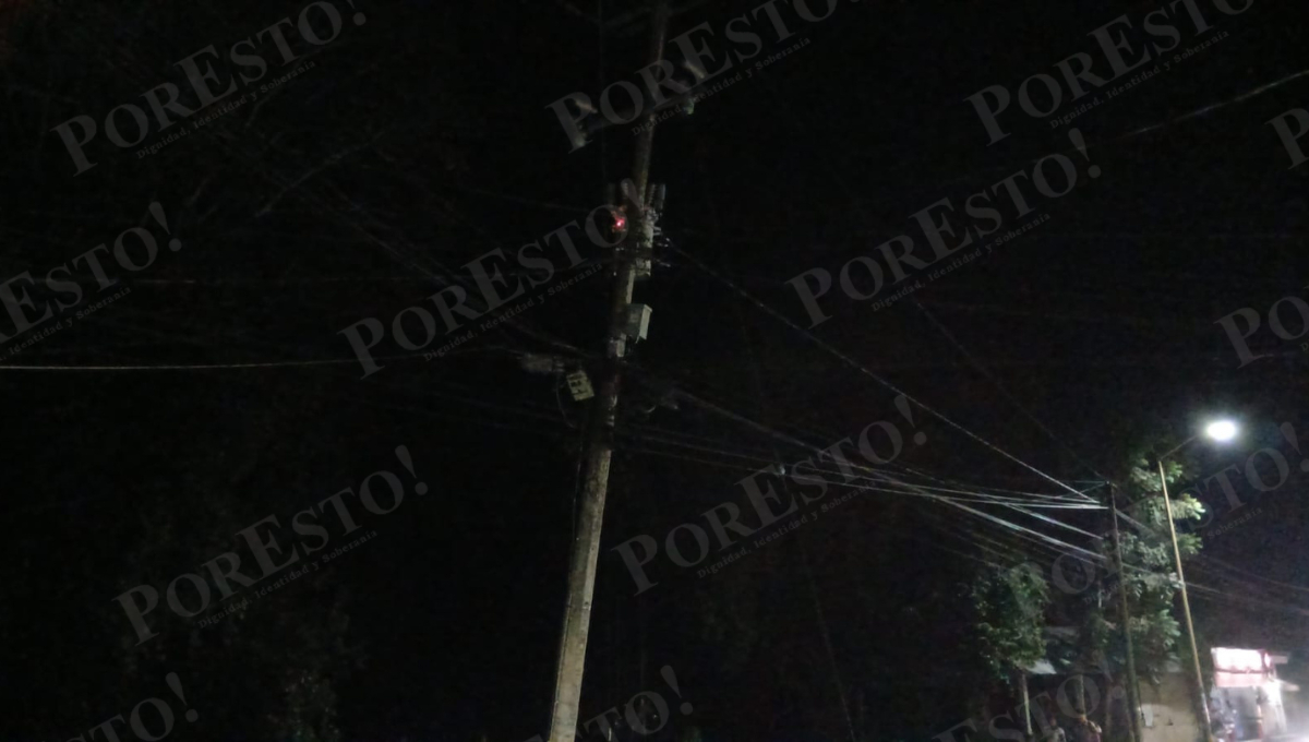 Un corto circuito en un transformador de la CFE provocó un apagón en la colonia Fátima.