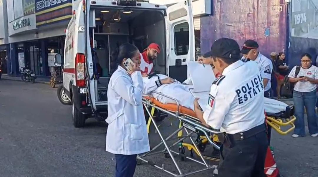 Aparatoso accidente deja tres lesionados en Chetumal