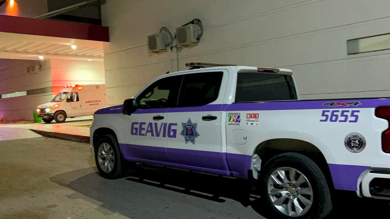 De acuerdo con reportes, la fémina estaba en shock y fue imposible que diera detalles del atacante; la trasladaron al hospital general.