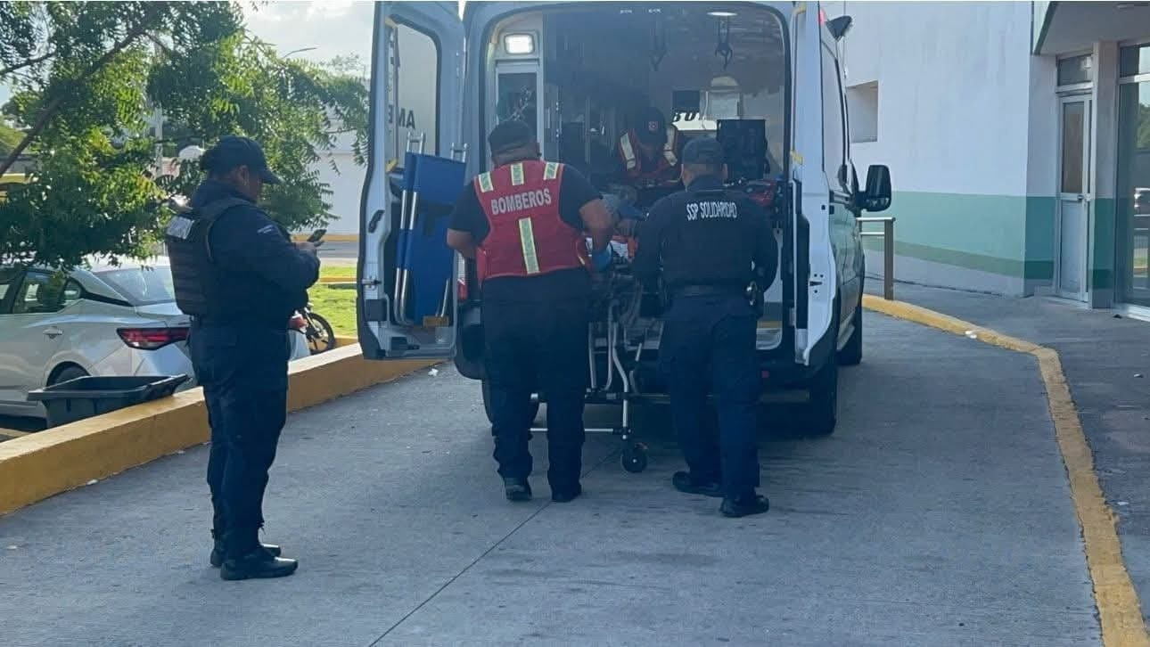 La víctima permanece grave en el hospital
