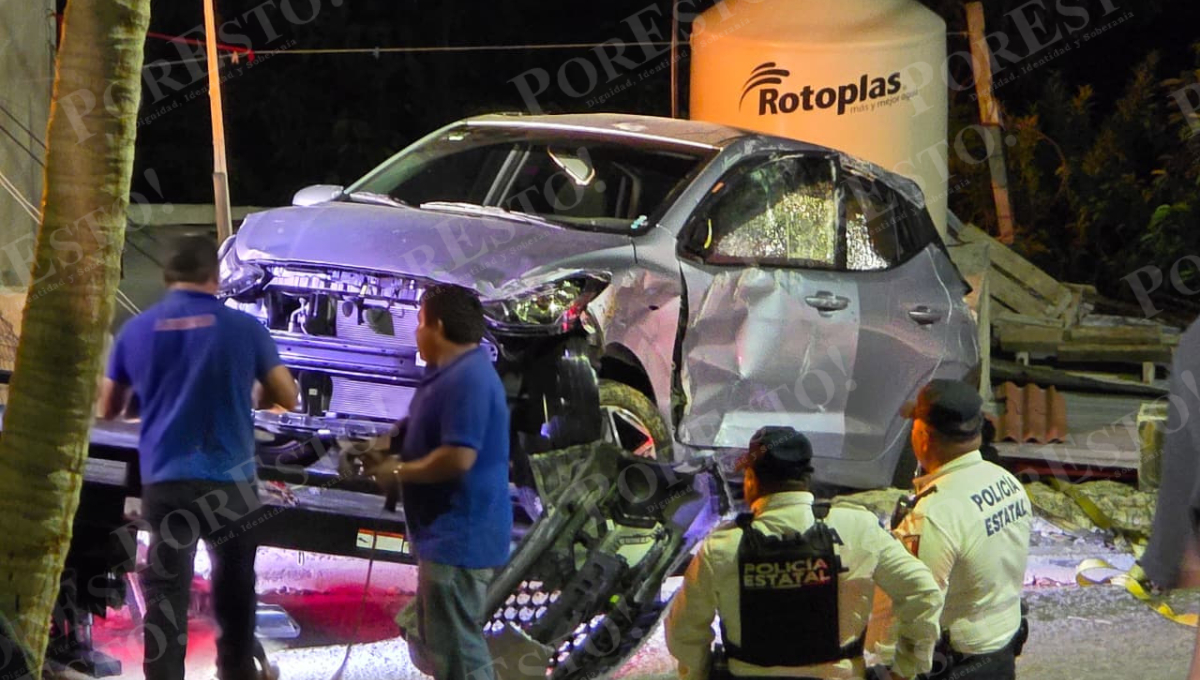 Un conductor cayó con su automóvil dentro de un predio profundo en la colonia Samulá.