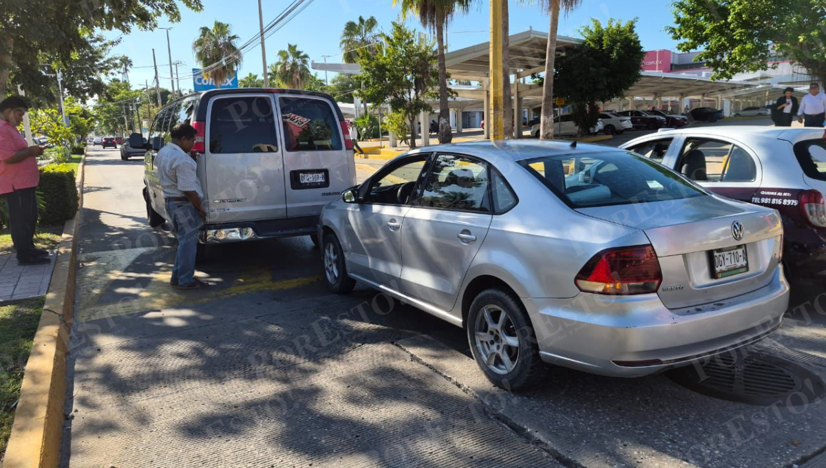 Un choque por alcance frente a City Club en la avenida 31 dejó solo daños materiales y congestionamiento vial de casi una hora.