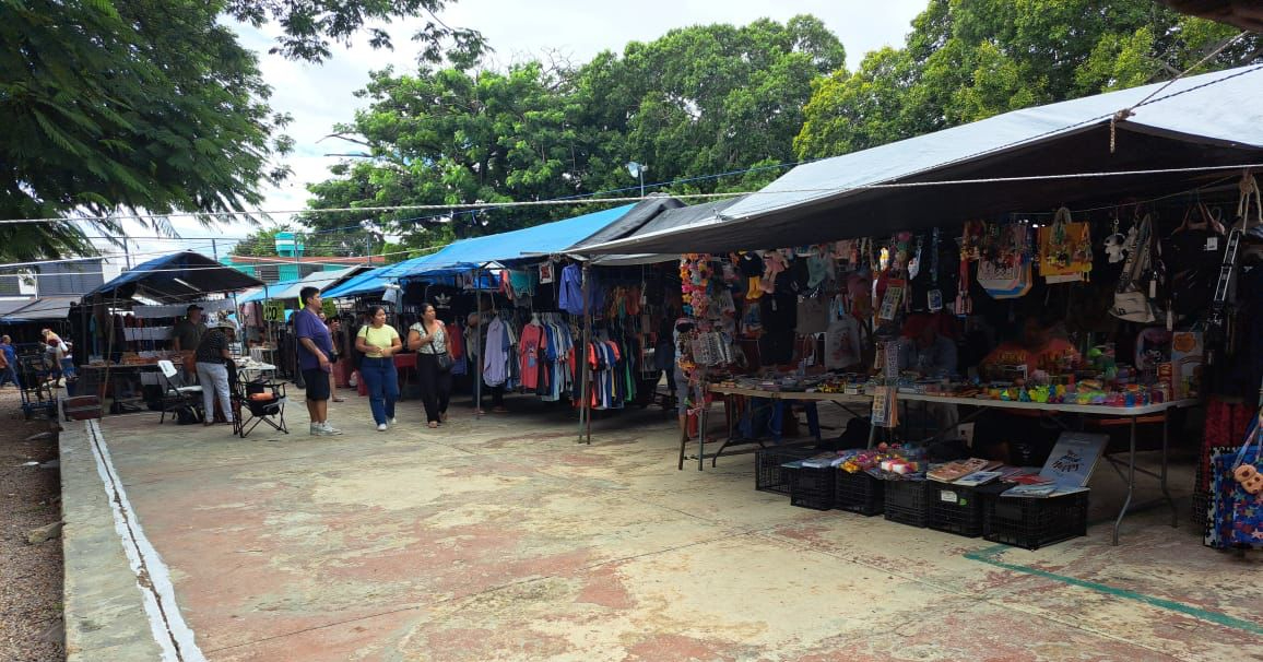 Ayuntamiento de Mérida detalla costos y servicios incluidos para el comercio en la vía pública