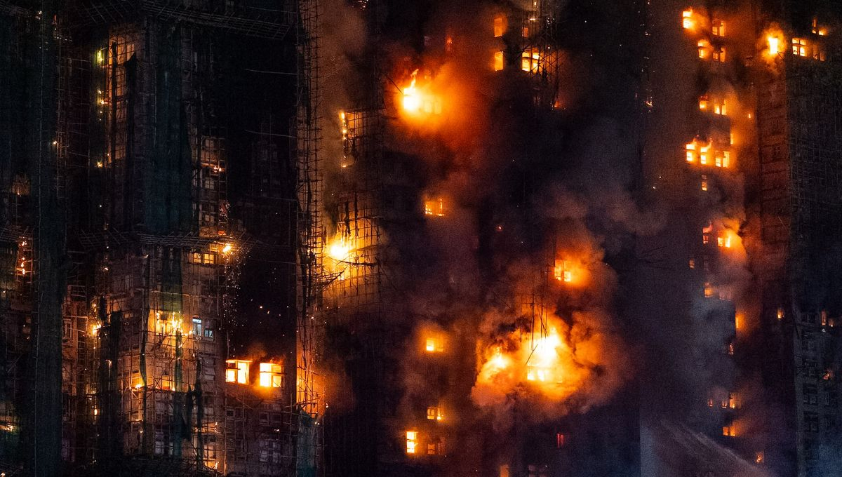 El Departamento de Servicios de Bomberos desplegó 128 camiones y 57 ambulancias para combatir el incendio