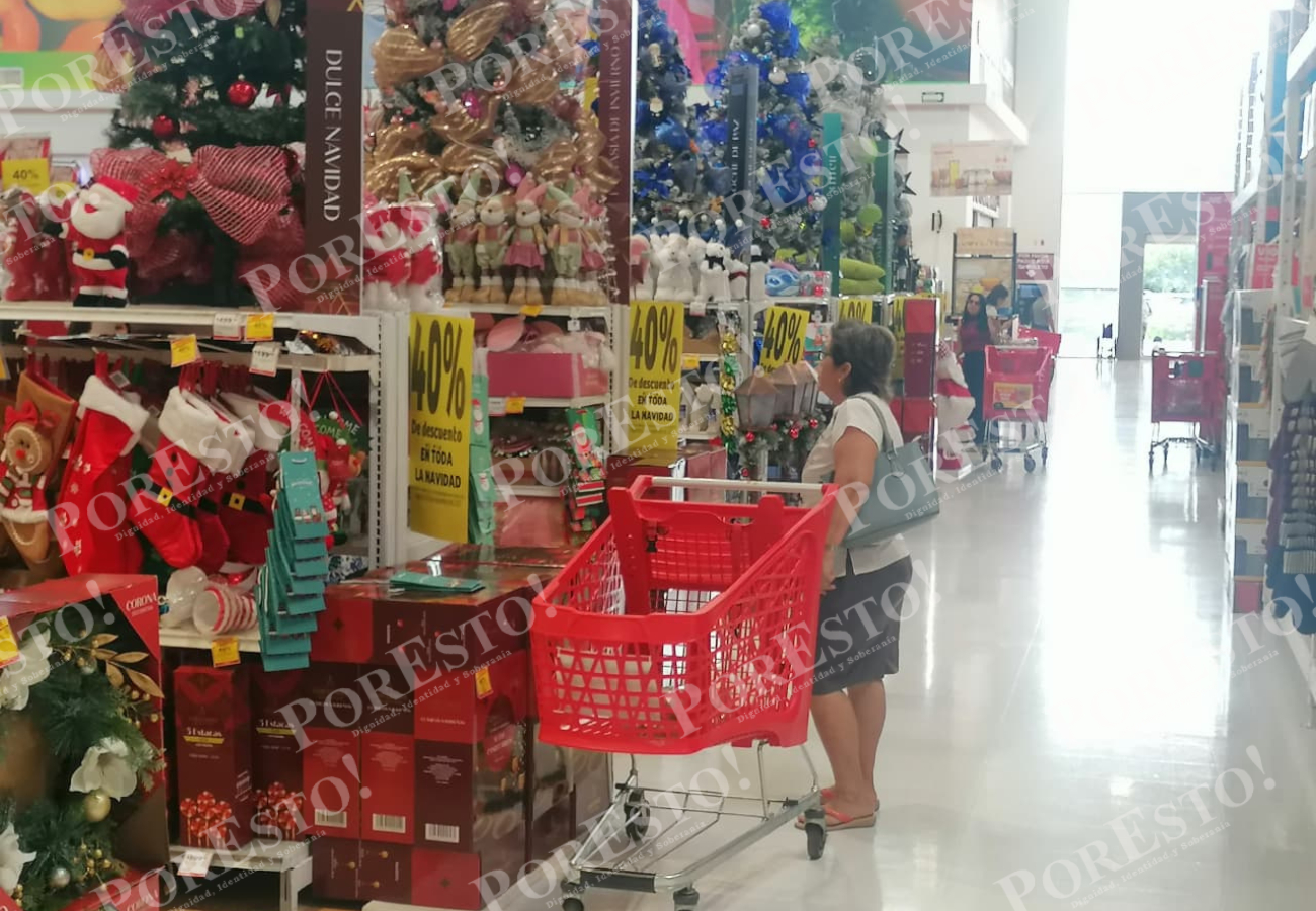 Hasta los simples adornos, como las esferas o luces han aumentado su costo