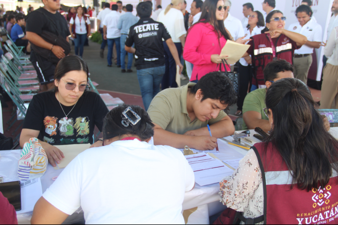 El Gobierno presentó el paquete económico por más de 66 mil mdp.