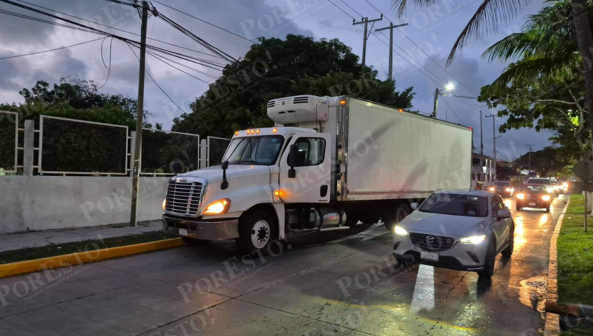 El percance generó tránsito lento debido a la obstrucción de un carril.