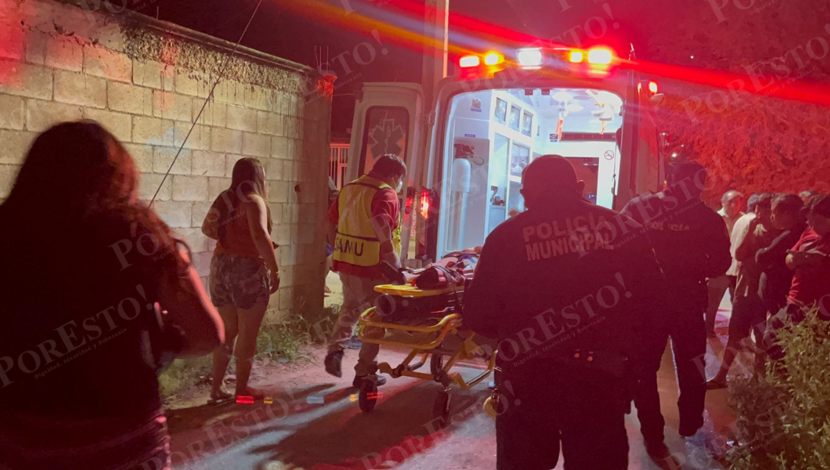 Motociclista resulta herida en Bécal; familiares retiran la moto antes del peritaje