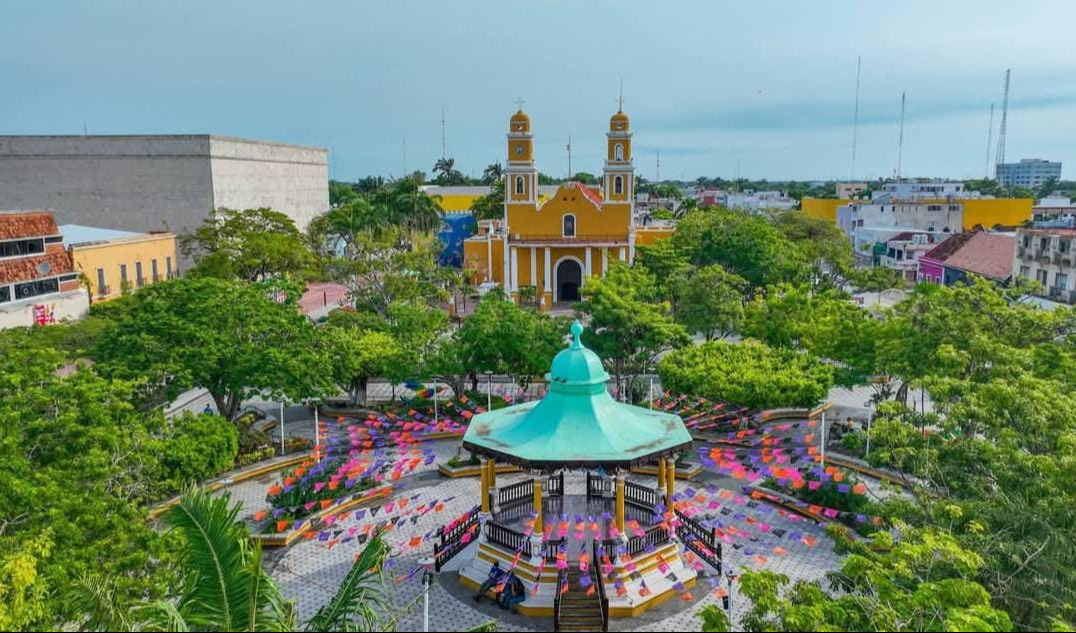 Sector privado y gobierno acuerdan trabajar juntos por el desarrollo turístico de la isla