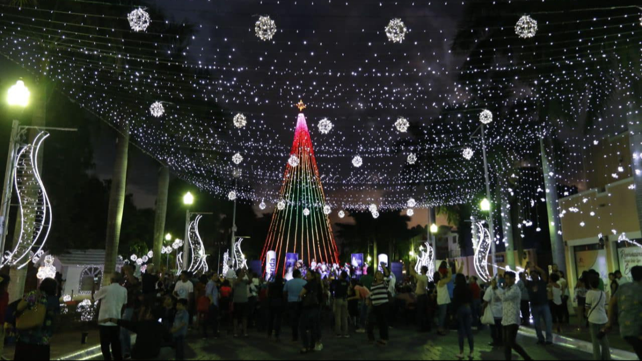 La Navidad llega a Paseo de Montejo en Mérida