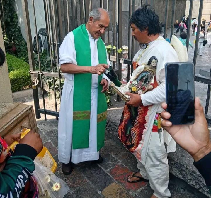 Los antorchistas Los mensajeros de María inician oficialmente el viaje de vuelta a su tierra natal