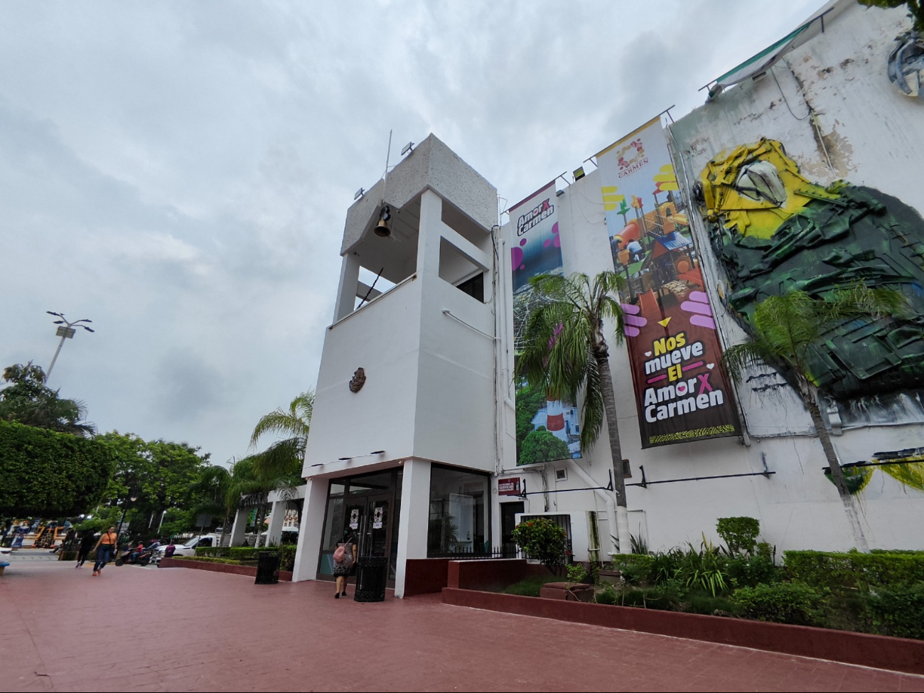 Algunos trabajadores están siendo forzados a manejar vehículos oficiales sin tener ese cargo, bajo amenaza de sanciones.