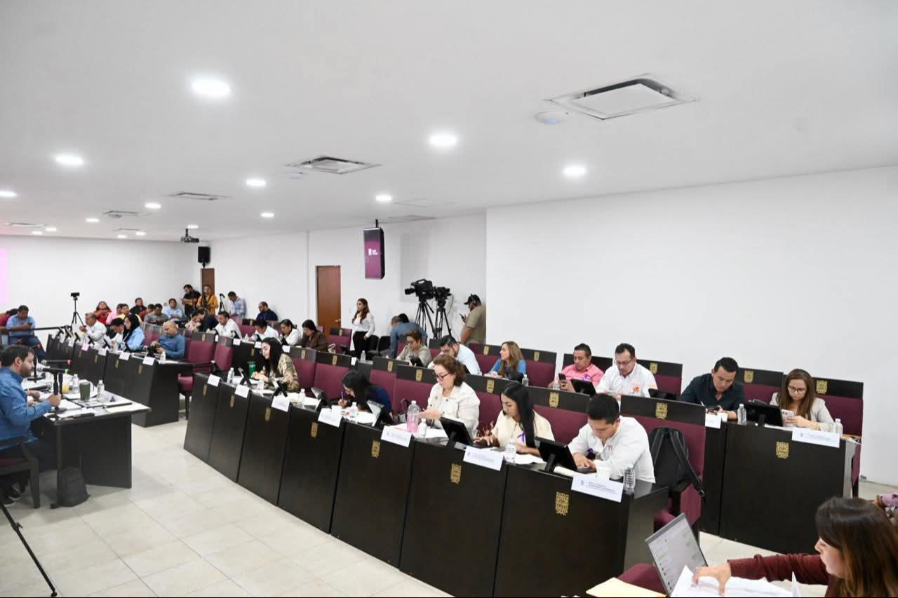 Cuestionan destino de miles de millones ejercidos cada año y obras no realizadas en el sexenio.