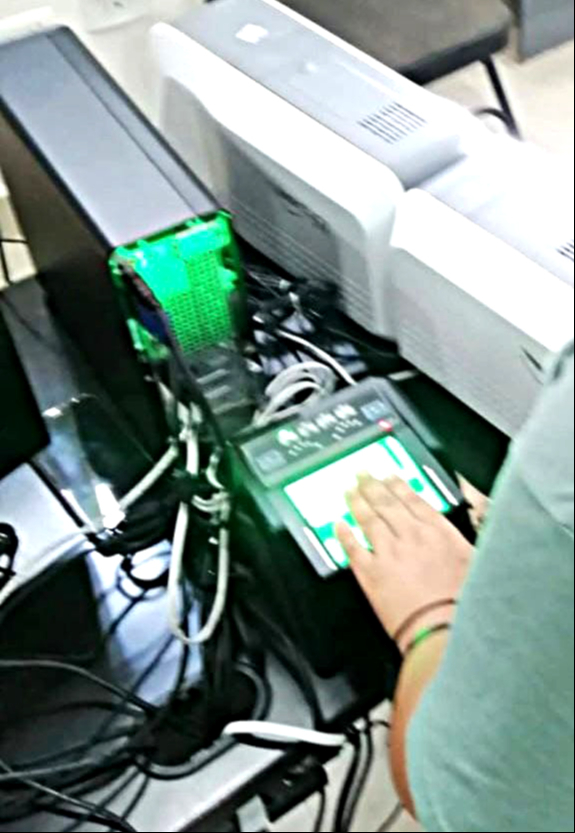 Desde 2024, la emisión de licencias depende de Imoveqroo, pero persisten credenciales fraudulentas adquiridas fuera del sistema oficial.