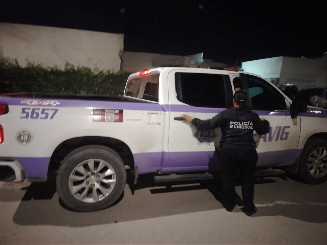 Testigos señalaron agresiones verbales y físicas, además de un intento de entregar a los niños a terceros.