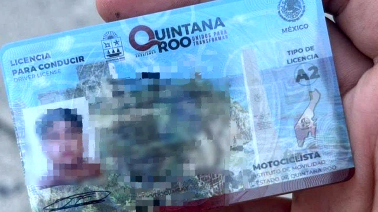 Tránsito identificó inconsistencias visibles en la credencial, lo que derivó en su entrega al Ministerio Público.