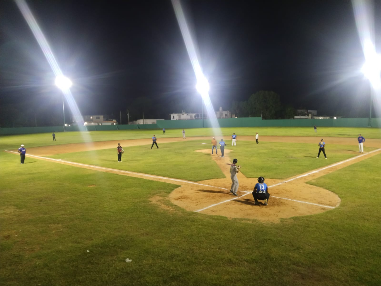 Fue un partido atractivo para los aficionados que se dieron cita en el campo.