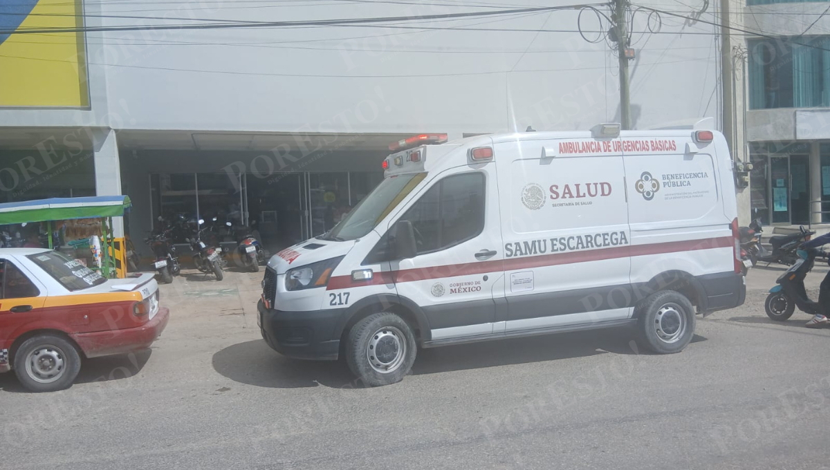 SAMU auxilia a mujer de 87 años que se desmayó en tienda de Escárcega
