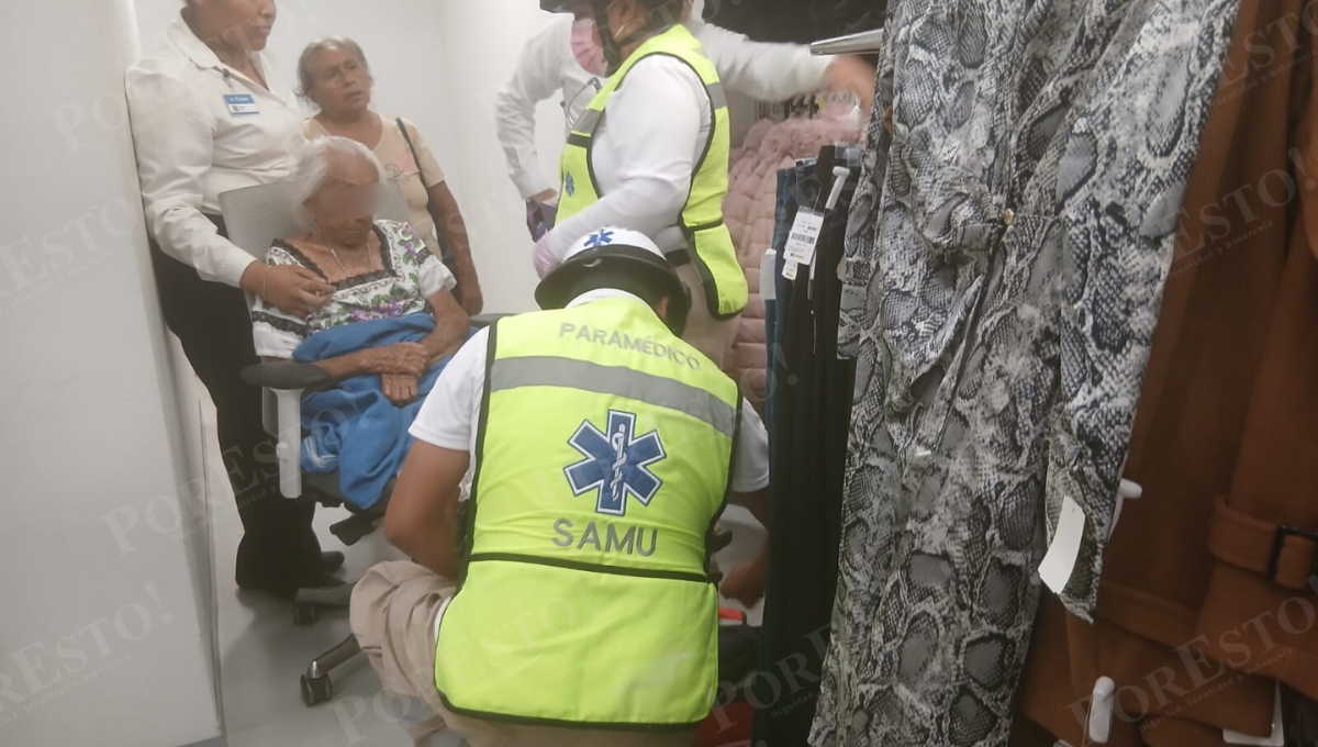 Según familiares, la mujer entró en pánico por el encierro y la multitud, lo que le provocó el desmayo.