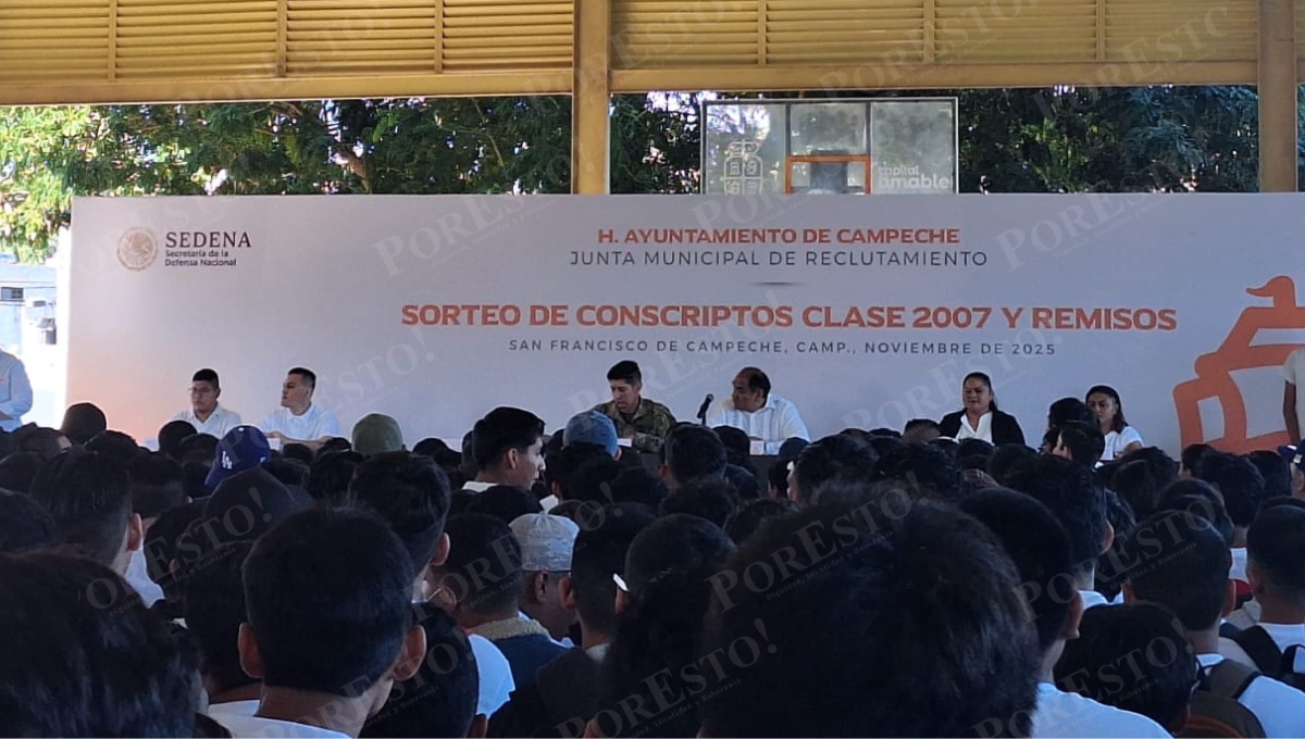 SMN 2025: jóvenes campechanos cumplen con el sorteo de la cartilla militar