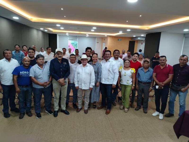 Entregan créditos para impulsar el campo y la pesca en Yucatán