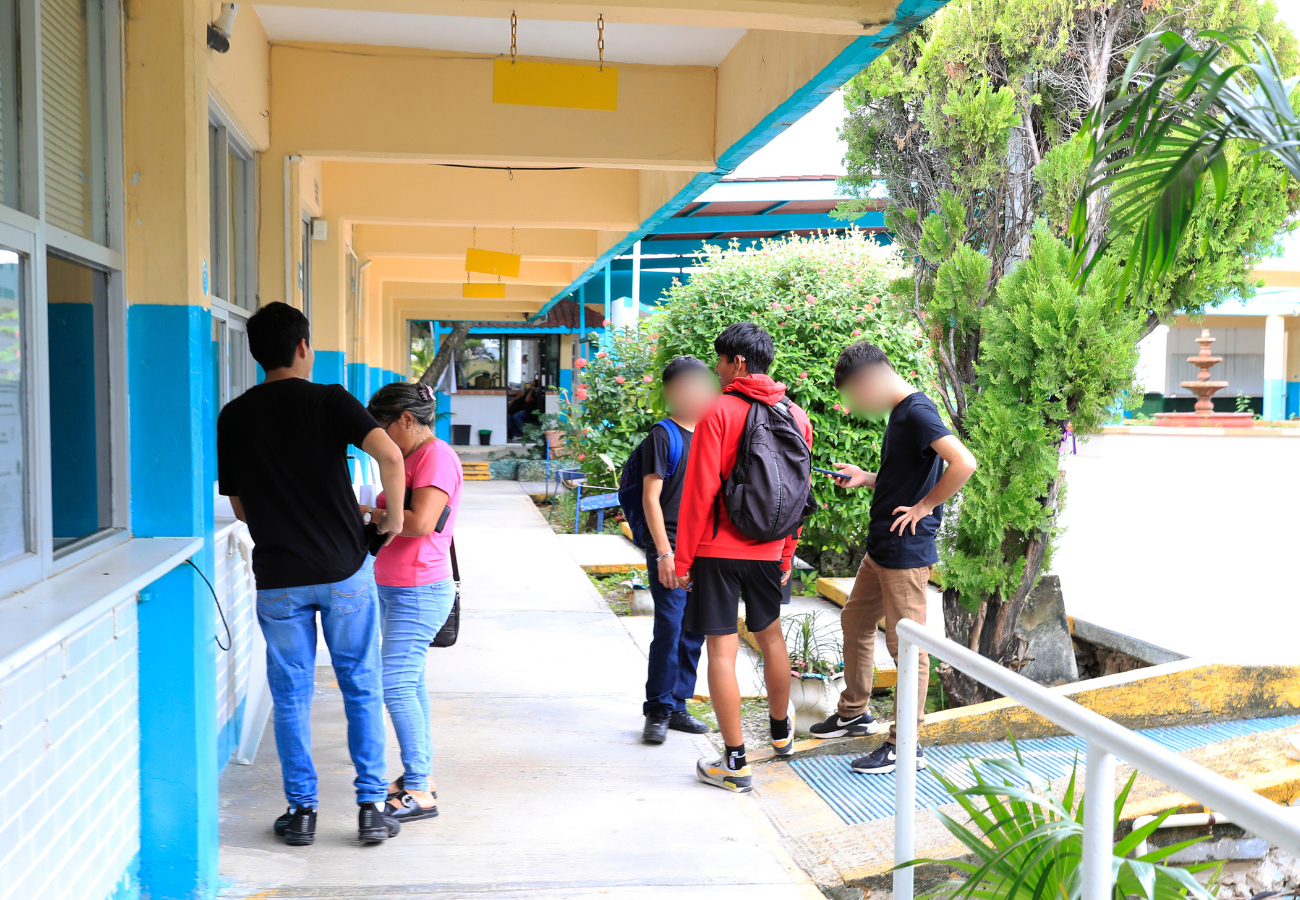 En Quintana Roo, cerca de 316 mil 741 personas mayores de 15 años se encuentran en rezago educativo, lo que equivale al 16.5 por ciento de la población