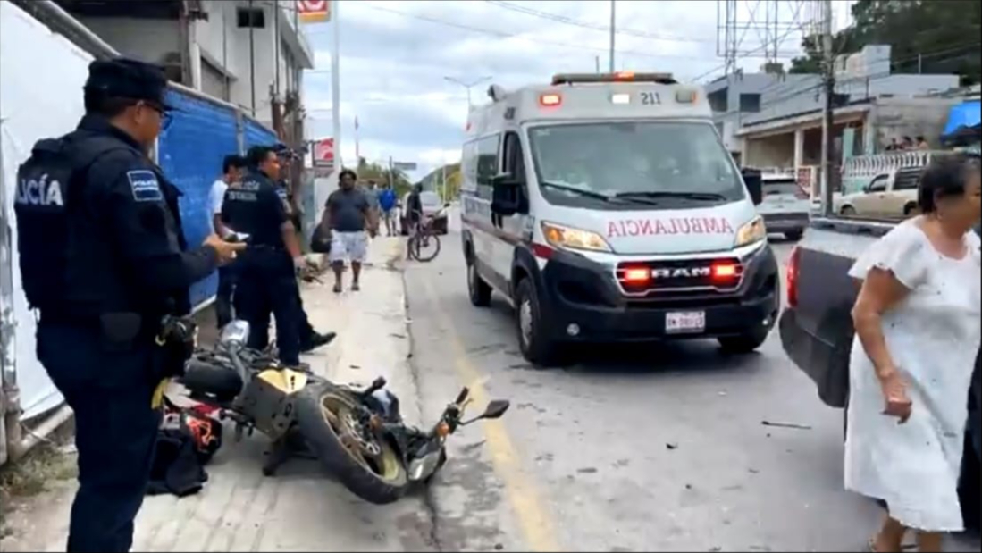 Los jóvenes fueron atendidos por paramédicos del SAMU; ambos portaban casco de seguridad y no requirieron traslado hospitalario.