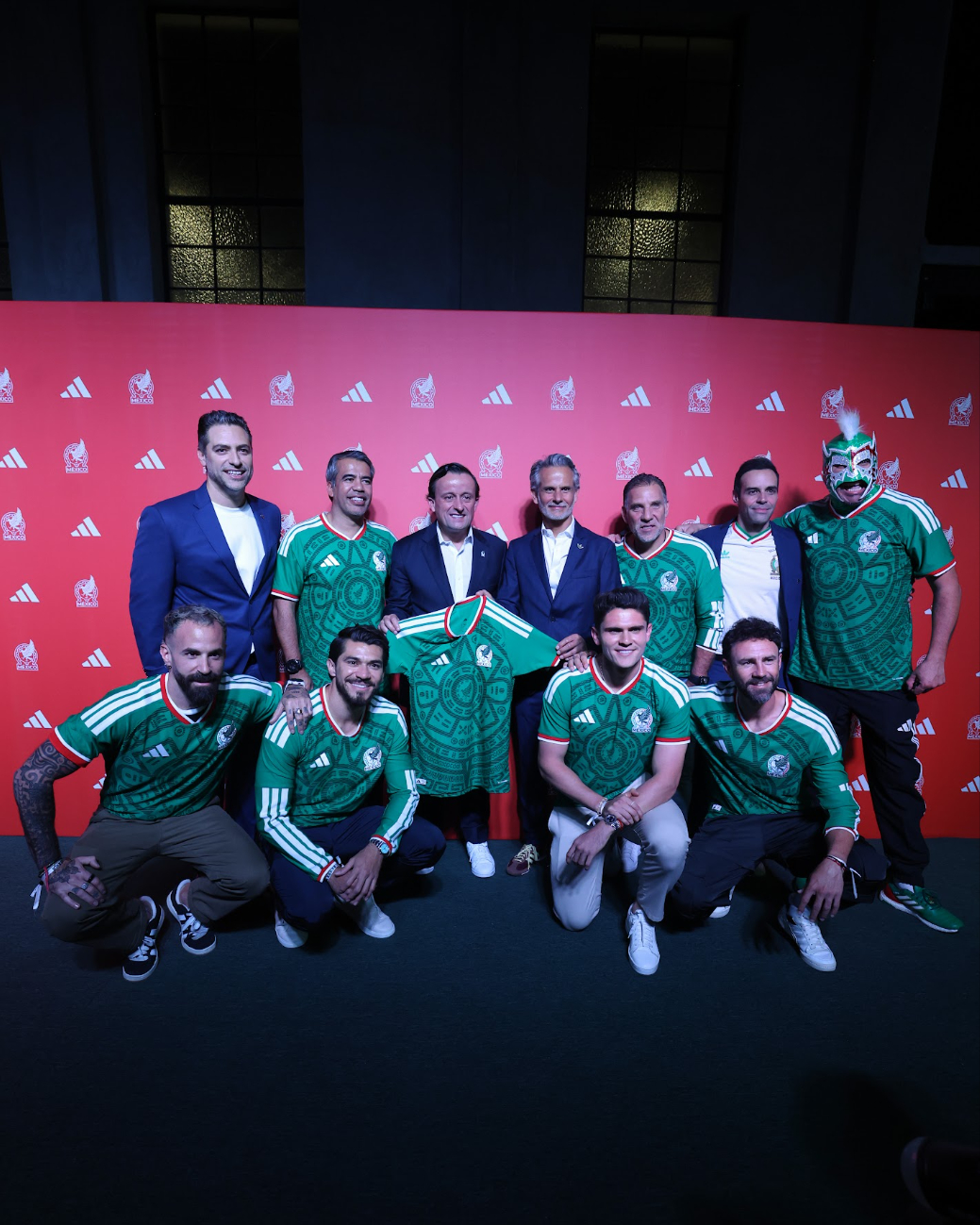 Personalidades ligadas al Tri estuvieron en el lanzamiento