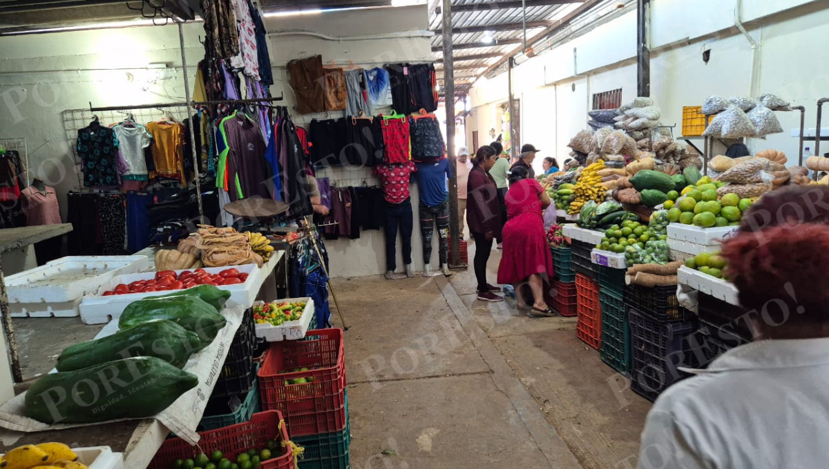 Ventas del Día de Muertos caen en Champotón; locatarios culpan obras del malecón
