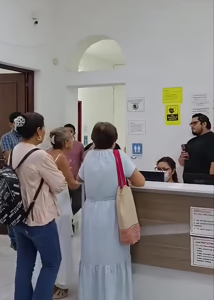 “Jubilados de Pemex denuncian abandono médico en Ciudad del Carmen: ‘Nos tratan como intrusos’”