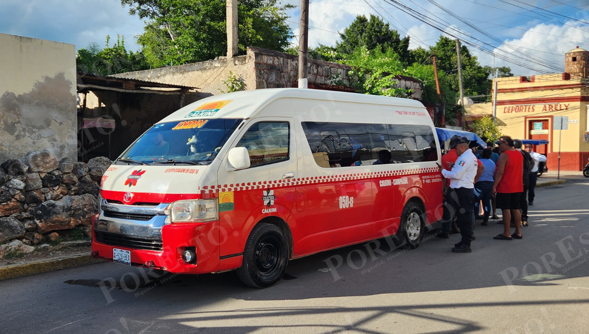 Los heridos fueron la pasajera del mototaxi adaptado y el conductor de la unidad, que volcó tras el impacto.