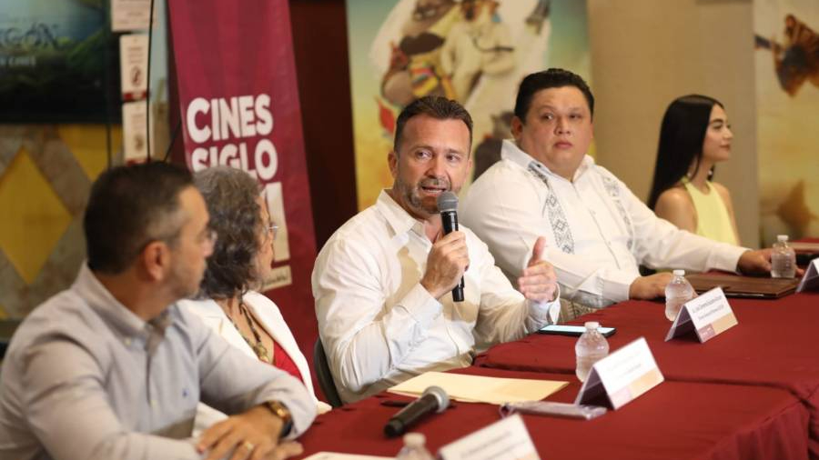 Según versiones cercanas al Gobierno estatal, la remoción es parte de una estrategia más amplia del gobernador Joaquín Díaz Mena para reordenar su administración