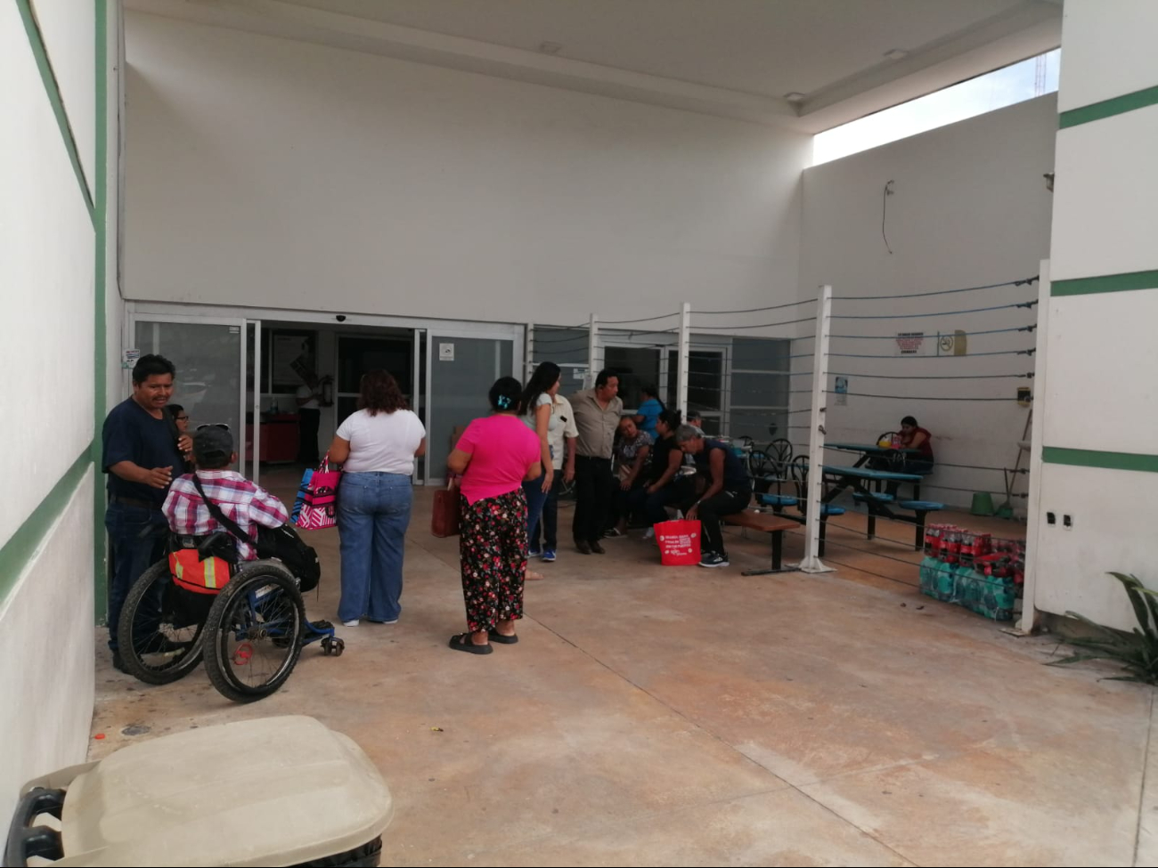 Afecta a afanadoras de Hospital General retraso en el pago de su salario