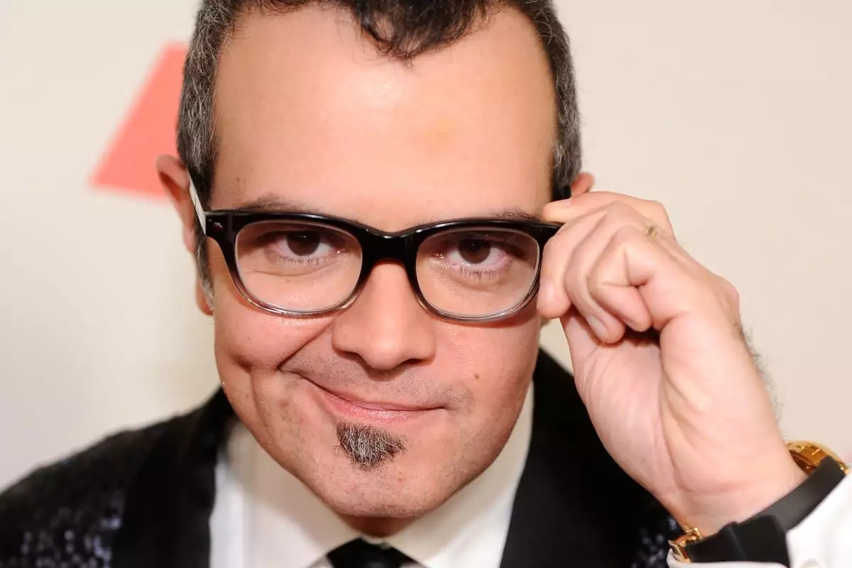 Aseguran que Aleks Syntek está internado en un centro de rehabilitación