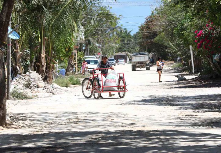 Pasan hasta una semana sin energía eléctrica en Andrés Quintana Roo