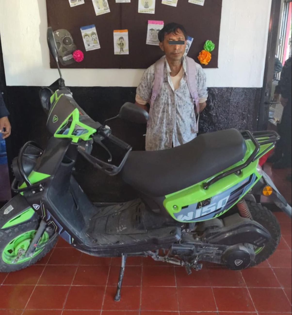 El hombre fue detenido y la motocicleta fue asegurada