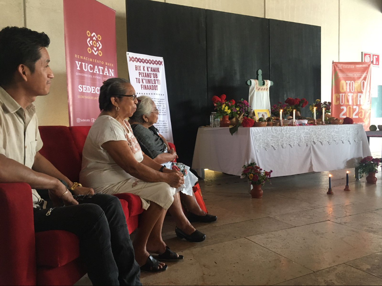 Los rezadores mantienen una de las tradiciones más arraigadas: el recuerdo de los fallecidos