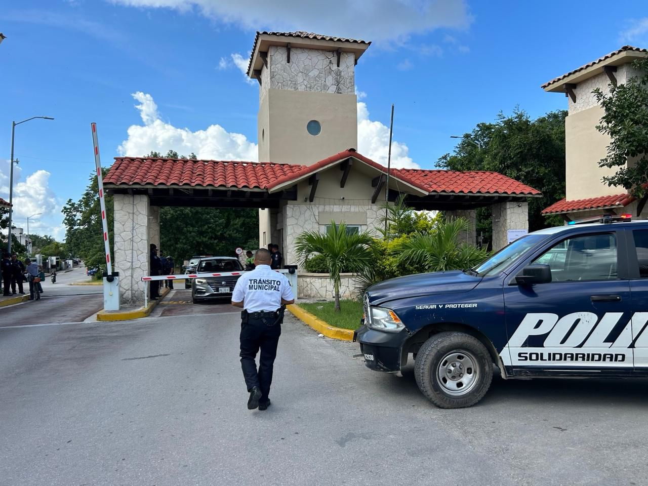 Agentes de la Policía acudieron al fraccionamiento.