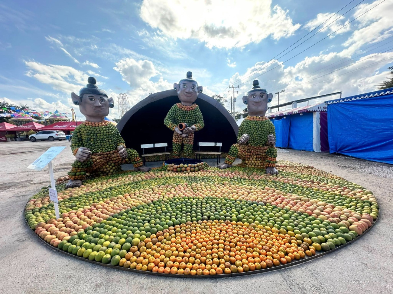 Desde temprano se afinaron los últimos detalles. Entre las esculturas está la de los aluxes y la X´tabay