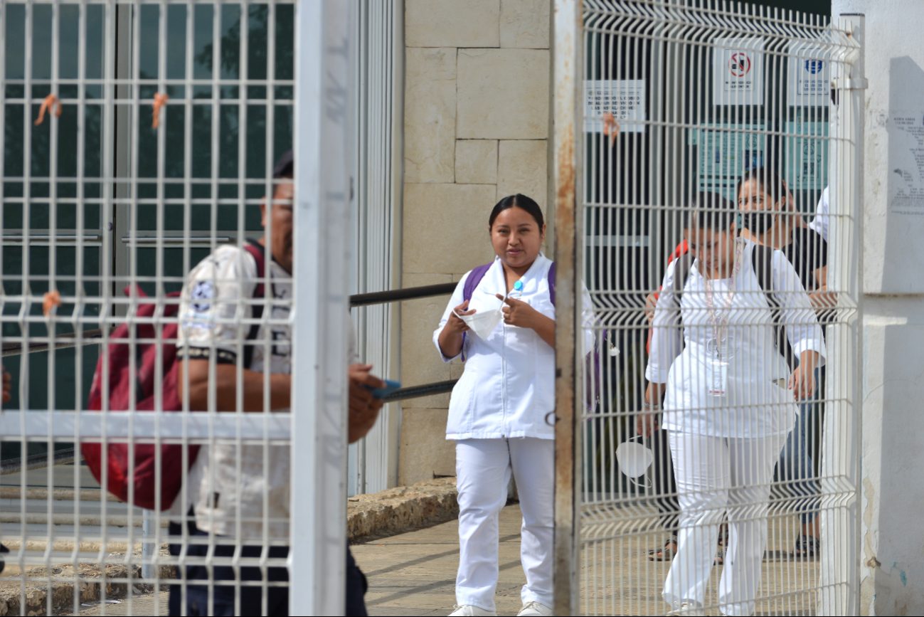 Falta de trámites y presunta corrupción dejan fuera a trabajadores del hospital general