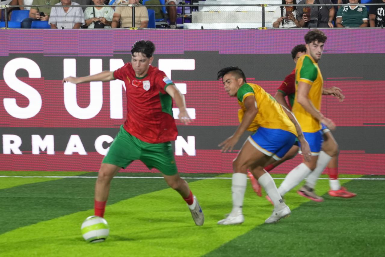 Brasil dominó a Marruecos para llevarse la victoria y seguir con vida en la justa.