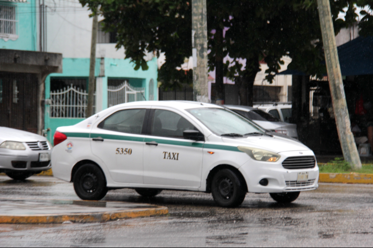 Taxistas pidieron al Imoveqroo “tolerancia” para cobrar extra en fechas decembrinas.